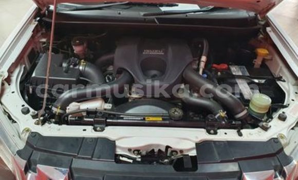 Nunua Ilio tumika Isuzu KB Nyeupe Gari ndani ya Beitbridge nchini Matabeleland Kusini Nunua Ilio tumika Isuzu KB Nyeupe Gari ndani ya Beitbridge nchini Matabeleland Kusini