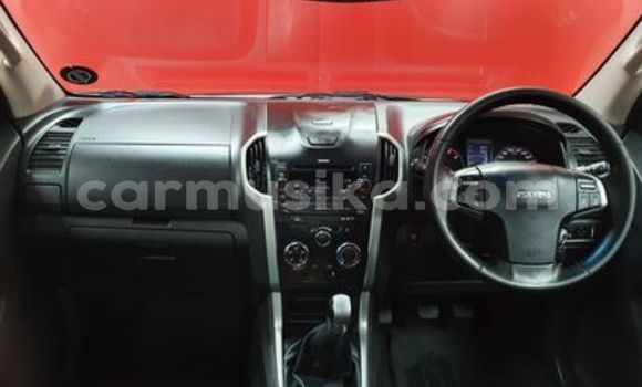 Nunua Ilio tumika Isuzu KB Nyeupe Gari ndani ya Beitbridge nchini Matabeleland Kusini Nunua Ilio tumika Isuzu KB Nyeupe Gari ndani ya Beitbridge nchini Matabeleland Kusini