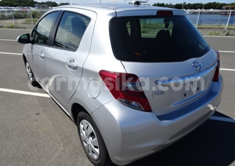 Big with watermark toyota vitz matabeleland south beitbridge 24088