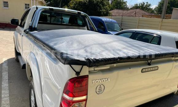 Buy New Toyota Hilux White Car in Avondale in Harare Buy New Toyota Hilux White Car in Avondale in Harare
