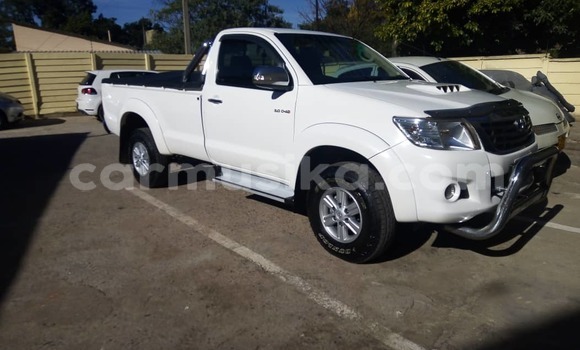 Buy New Toyota Hilux White Car in Avondale in Harare Buy New Toyota Hilux White Car in Avondale in Harare