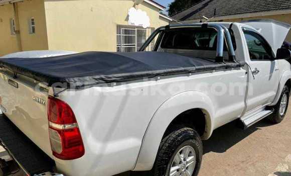Buy New Toyota Hilux White Car in Avondale in Harare Buy New Toyota Hilux White Car in Avondale in Harare