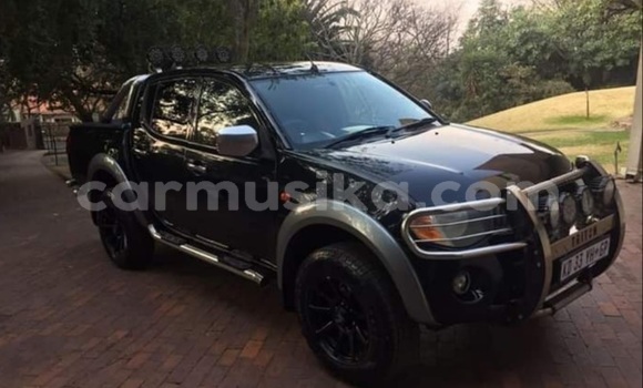 Acheter Occasion Voiture Mitsubishi Pajero Noir à Beitbridge, Matabeleland South Acheter Occasion Voiture Mitsubishi Pajero Noir à Beitbridge, Matabeleland South