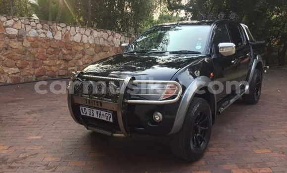 Acheter Occasion Voiture Mitsubishi Pajero Noir à Beitbridge, Matabeleland South Acheter Occasion Voiture Mitsubishi Pajero Noir à Beitbridge, Matabeleland South