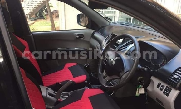 Acheter Occasion Voiture Mitsubishi Pajero Noir à Beitbridge, Matabeleland South Acheter Occasion Voiture Mitsubishi Pajero Noir à Beitbridge, Matabeleland South