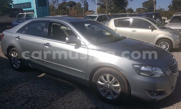 Nunua Ilio tumika Toyota Camry Fedha Gari ndani ya Alexandra Park nchini Harare