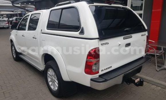 Acheter Occasion Voiture Toyota Hilux Blanc à Beitbridge, Matabeleland South Acheter Occasion Voiture Toyota Hilux Blanc à Beitbridge, Matabeleland South