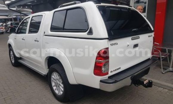 Acheter Occasion Voiture Toyota Hilux Blanc à Beitbridge, Matabeleland South Acheter Occasion Voiture Toyota Hilux Blanc à Beitbridge, Matabeleland South