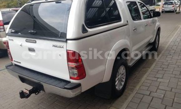 Acheter Occasion Voiture Toyota Hilux Blanc à Beitbridge, Matabeleland South Acheter Occasion Voiture Toyota Hilux Blanc à Beitbridge, Matabeleland South