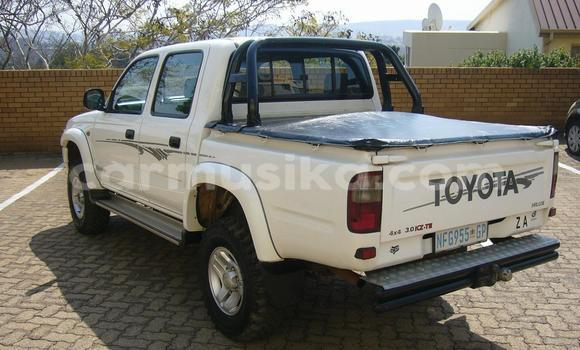 Buy Used Toyota Hilux White Car in Beitbridge in Matabeleland South Buy Used Toyota Hilux White Car in Beitbridge in Matabeleland South