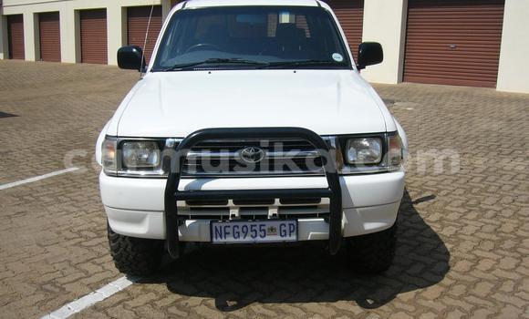 Buy Used Toyota Hilux White Car in Beitbridge in Matabeleland South Buy Used Toyota Hilux White Car in Beitbridge in Matabeleland South