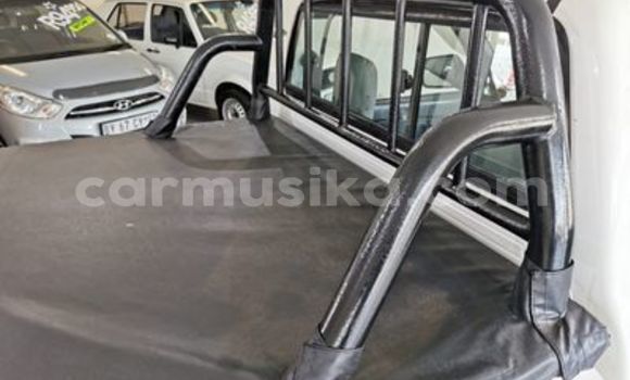 Buy Used Toyota Hilux White Car in Beitbridge in Matabeleland South Buy Used Toyota Hilux White Car in Beitbridge in Matabeleland South