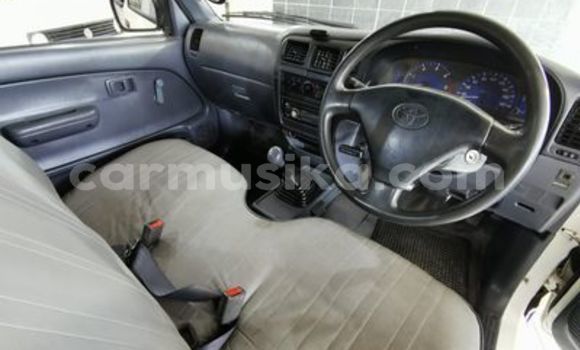 Buy Used Toyota Hilux White Car in Beitbridge in Matabeleland South Buy Used Toyota Hilux White Car in Beitbridge in Matabeleland South