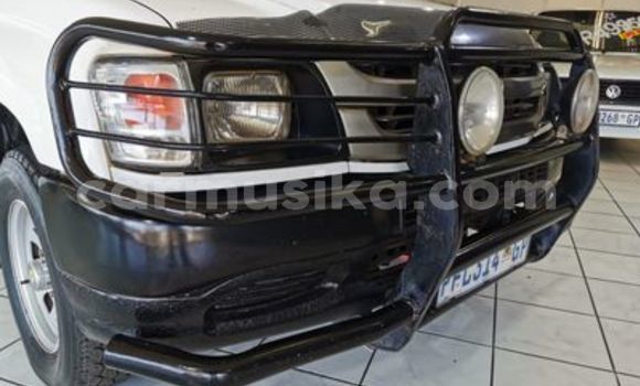 Buy Used Toyota Hilux White Car in Beitbridge in Matabeleland South Buy Used Toyota Hilux White Car in Beitbridge in Matabeleland South