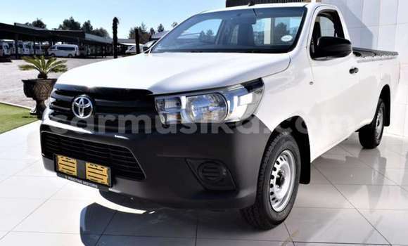 Nunua Ilio tumika Toyota Hilux Nyeupe Gari ndani ya Beitbridge nchini Matabeleland Kusini