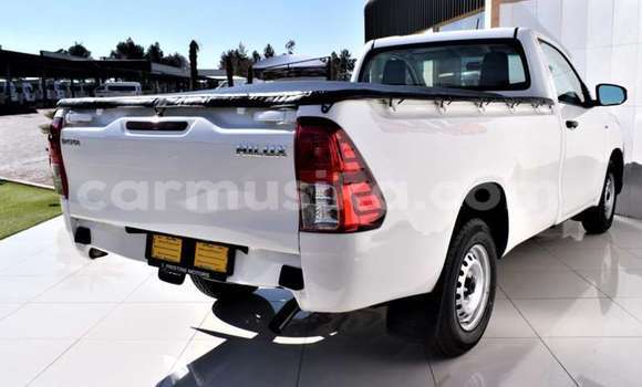 Nunua Ilio tumika Toyota Hilux Nyeupe Gari ndani ya Beitbridge nchini Matabeleland Kusini Nunua Ilio tumika Toyota Hilux Nyeupe Gari ndani ya Beitbridge nchini Matabeleland Kusini