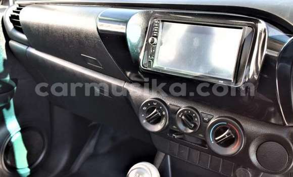 Nunua Ilio tumika Toyota Hilux Nyeupe Gari ndani ya Beitbridge nchini Matabeleland Kusini Nunua Ilio tumika Toyota Hilux Nyeupe Gari ndani ya Beitbridge nchini Matabeleland Kusini