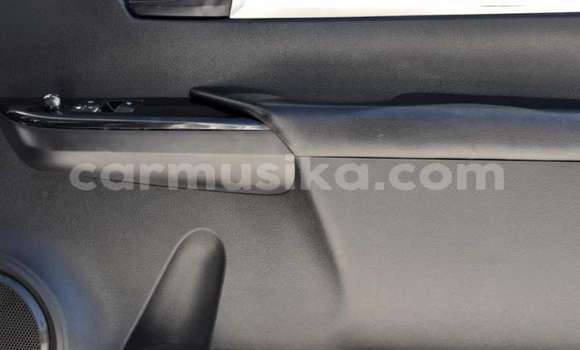 Nunua Ilio tumika Toyota Hilux Nyeupe Gari ndani ya Beitbridge nchini Matabeleland Kusini Nunua Ilio tumika Toyota Hilux Nyeupe Gari ndani ya Beitbridge nchini Matabeleland Kusini