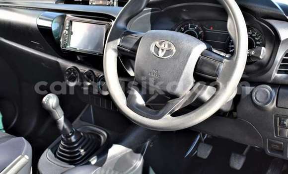 Nunua Ilio tumika Toyota Hilux Nyeupe Gari ndani ya Beitbridge nchini Matabeleland Kusini Nunua Ilio tumika Toyota Hilux Nyeupe Gari ndani ya Beitbridge nchini Matabeleland Kusini