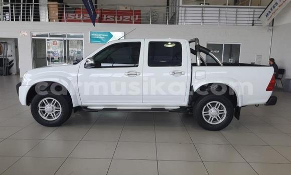 Buy Used Isuzu KB White Car in Beitbridge in Matabeleland South Buy Used Isuzu KB White Car in Beitbridge in Matabeleland South
