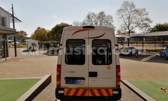 Tenga Tsaru IVECO Massif Chena Mota in Beitbridge in Matabeleland South Tenga Tsaru IVECO Massif Chena Mota in Beitbridge in Matabeleland South