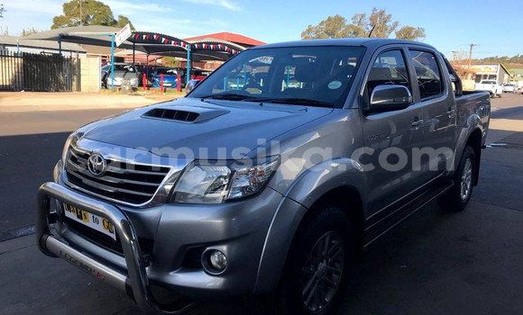 Buy Used Toyota Hilux Silver Car in Beitbridge in Matabeleland South