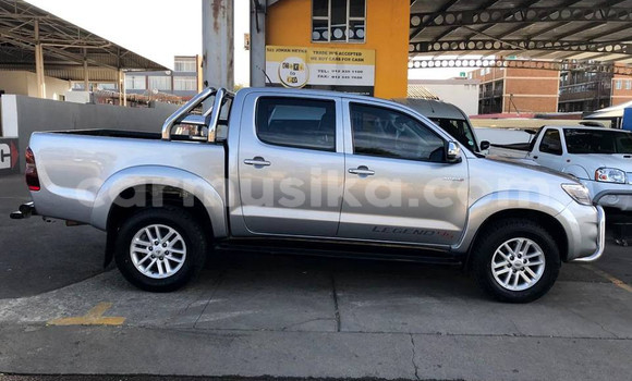 Tenga Tsaru Toyota Hilux Sirivha Mota in Beitbridge in Matabeleland South Tenga Tsaru Toyota Hilux Sirivha Mota in Beitbridge in Matabeleland South