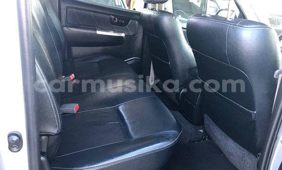 Tenga Tsaru Toyota Hilux Sirivha Mota in Beitbridge in Matabeleland South Tenga Tsaru Toyota Hilux Sirivha Mota in Beitbridge in Matabeleland South