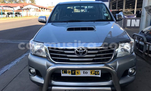 Tenga Tsaru Toyota Hilux Sirivha Mota in Beitbridge in Matabeleland South Tenga Tsaru Toyota Hilux Sirivha Mota in Beitbridge in Matabeleland South