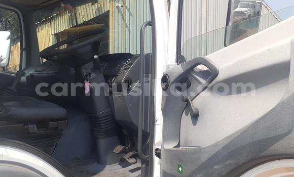 Acheter Occasion Utilitaire Mercedes‒Benz Atego Blanc à Bulawayo, Bulawayo Acheter Occasion Utilitaire Mercedes‒Benz Atego Blanc à Bulawayo, Bulawayo