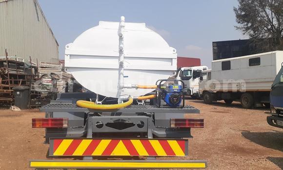 Acheter Occasion Utilitaire Mercedes‒Benz Atego Blanc à Bulawayo, Bulawayo Acheter Occasion Utilitaire Mercedes‒Benz Atego Blanc à Bulawayo, Bulawayo