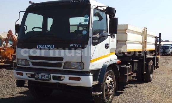 Nunua Ilio tumika Isuzu FTR 850 Nyeupe Lori ndani ya Beitbridge nchini Matabeleland Kusini