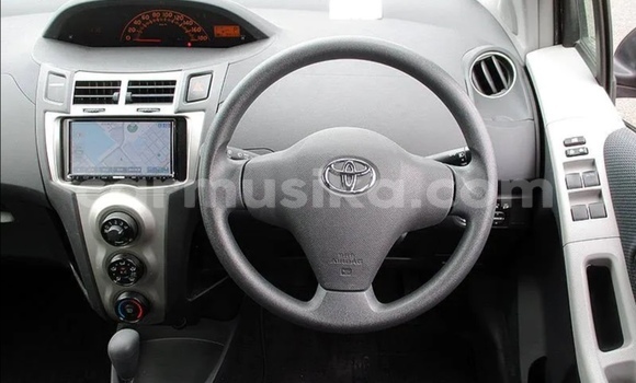 Acheter Occasion Voiture Toyota Vitz Beige à Beitbridge, Matabeleland South Acheter Occasion Voiture Toyota Vitz Beige à Beitbridge, Matabeleland South