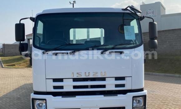 Acheter Occasion Utilitaire Isuzu FTR 850 Blanc à Beitbridge, Matabeleland South Acheter Occasion Utilitaire Isuzu FTR 850 Blanc à Beitbridge, Matabeleland South