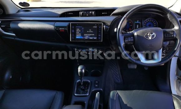 Acheter Occasion Voiture Toyota Hilux Blanc à Beitbridge, Matabeleland South Acheter Occasion Voiture Toyota Hilux Blanc à Beitbridge, Matabeleland South