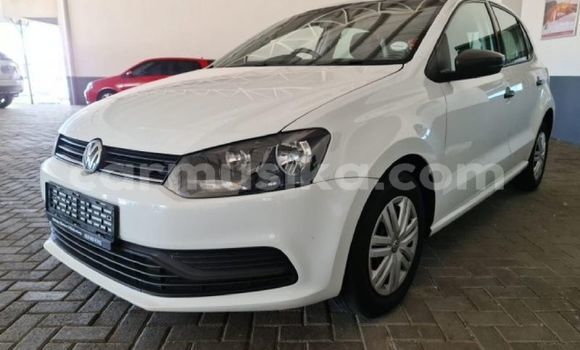 Acheter Occasion Voiture Volkswagen Polo Blanc à Beitbridge, Matabeleland South Acheter Occasion Voiture Volkswagen Polo Blanc à Beitbridge, Matabeleland South