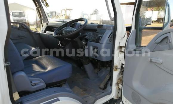 Nunua Ilio tumika Mitsubishi Canter Nyeupe Lori ndani ya Beitbridge nchini Matabeleland Kusini Nunua Ilio tumika Mitsubishi Canter Nyeupe Lori ndani ya Beitbridge nchini Matabeleland Kusini