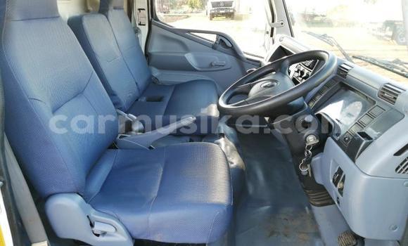 Nunua Ilio tumika Mitsubishi Canter Nyeupe Lori ndani ya Beitbridge nchini Matabeleland Kusini Nunua Ilio tumika Mitsubishi Canter Nyeupe Lori ndani ya Beitbridge nchini Matabeleland Kusini