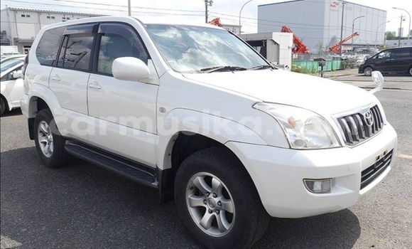 Nunua Ilio tumika Toyota Prado Nyeupe Gari ndani ya Beitbridge nchini Matabeleland Kusini