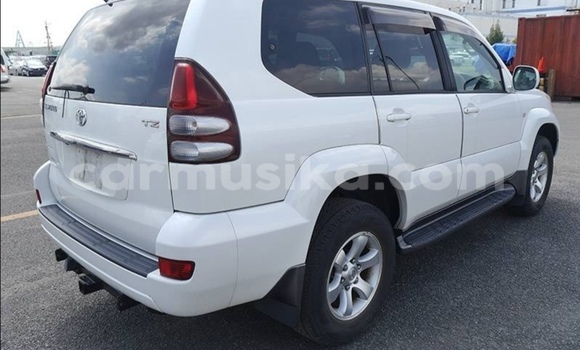 Tenga Tsaru Toyota Prado Chena Mota in Beitbridge in Matabeleland South Tenga Tsaru Toyota Prado Chena Mota in Beitbridge in Matabeleland South