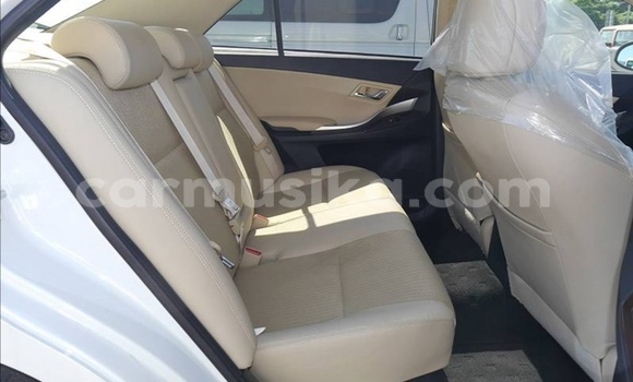 Nunua Ilio tumika Toyota Premio Nyeupe Gari ndani ya Beitbridge nchini Matabeleland Kusini Nunua Ilio tumika Toyota Premio Nyeupe Gari ndani ya Beitbridge nchini Matabeleland Kusini