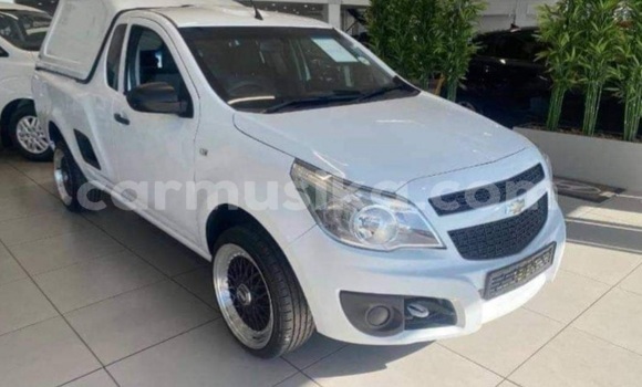 Buy Used Chevrolet S-10 Pickup White Car in Beitbridge in Matabeleland South