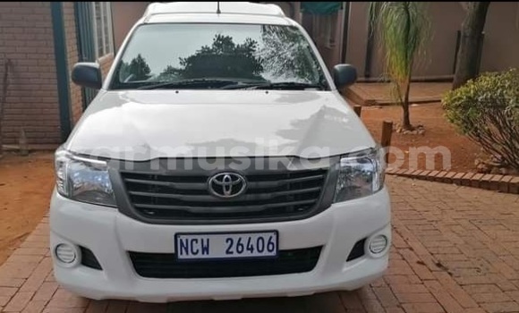 Tenga Tsaru Toyota Hilux Chena Mota in Beitbridge in Matabeleland South Tenga Tsaru Toyota Hilux Chena Mota in Beitbridge in Matabeleland South