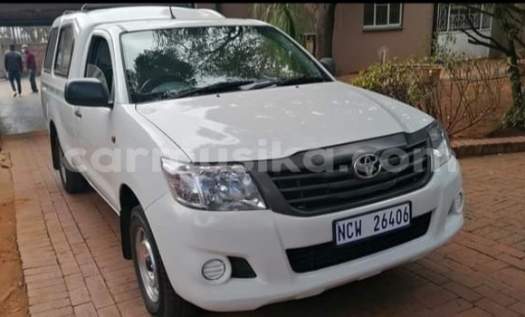 Tenga Tsaru Toyota Hilux Chena Mota in Beitbridge in Matabeleland South Tenga Tsaru Toyota Hilux Chena Mota in Beitbridge in Matabeleland South