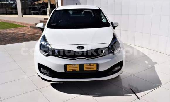 Nunua Ilio tumika Kia Rio Nyeupe Gari ndani ya Bulawayo nchini Bulawayo