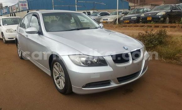 Nunua Ilio tumika BMW 3–Series Fedha Gari ndani ya Alexandra Park nchini Harare