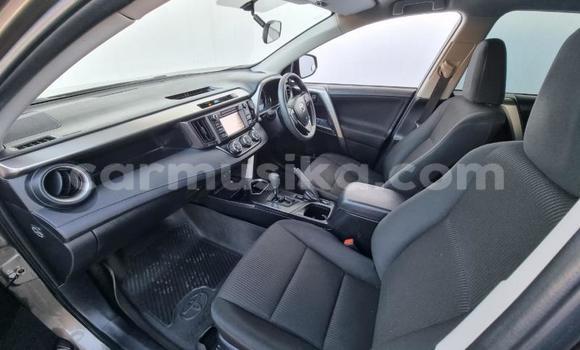 Acheter Occasion Voiture Toyota RAV4 Gris à Beitbridge, Matabeleland South Acheter Occasion Voiture Toyota RAV4 Gris à Beitbridge, Matabeleland South