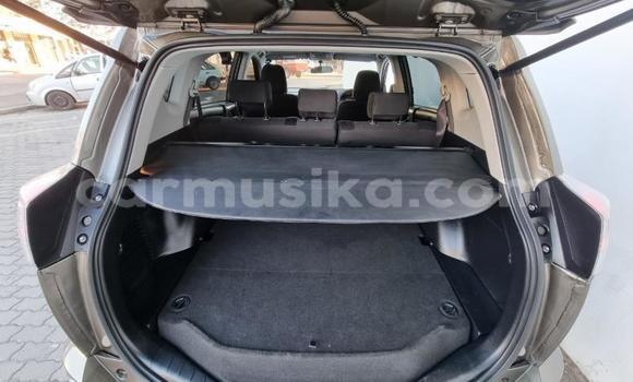 Acheter Occasion Voiture Toyota RAV4 Gris à Beitbridge, Matabeleland South Acheter Occasion Voiture Toyota RAV4 Gris à Beitbridge, Matabeleland South