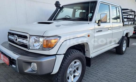 Acheter Occasion Voiture Toyota Land Cruiser Gris à Beitbridge, Matabeleland South Acheter Occasion Voiture Toyota Land Cruiser Gris à Beitbridge, Matabeleland South