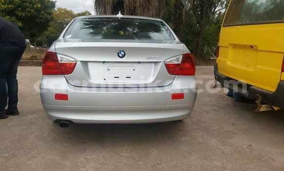 Tenga Tsaru BMW 3–Series Sirivha Mota in Alexandra Park in Harare Tenga Tsaru BMW 3–Series Sirivha Mota in Alexandra Park in Harare